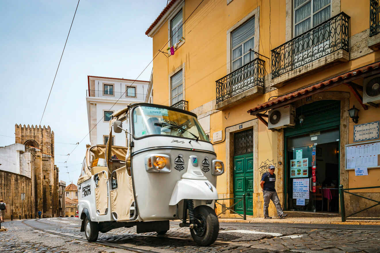 tuktuk-lisbon.com